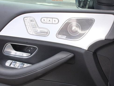 Used 2024 Mercedes-Benz GLE 450e 4MATIC image 11