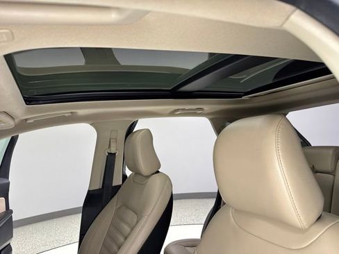 Used 2021 Ford Edge SEL w/ Convenience Package FWD image 2