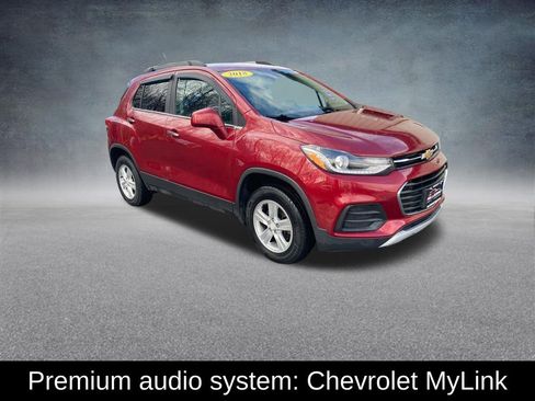 Used 2018 Chevrolet Trax LT w/ LT Convenience Package image 9