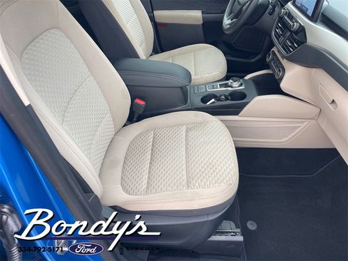 Used 2020 Ford Escape SE image 22