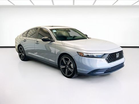 Used 2023 Honda Accord Sport image 3