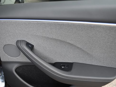 Used 2024 Tesla Model 3 Standard Range RWD image 18