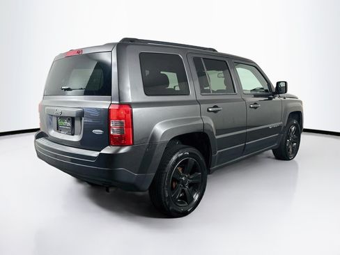 Used 2017 Jeep Patriot Latitude FWD image 9