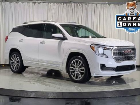 Used 2023 GMC Terrain Denali w/ Denali Premium Package AWD/4WD image 2