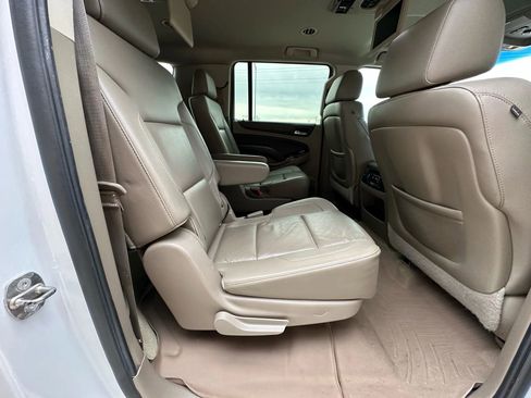 Used 2015 Chevrolet Suburban LT image 18