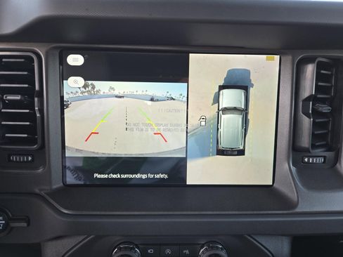 New 2025 Ford Bronco Badlands image 10