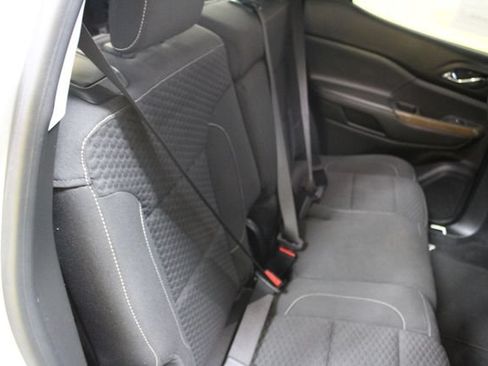 Used 2017 GMC Acadia SLE AWD/4WD image 9