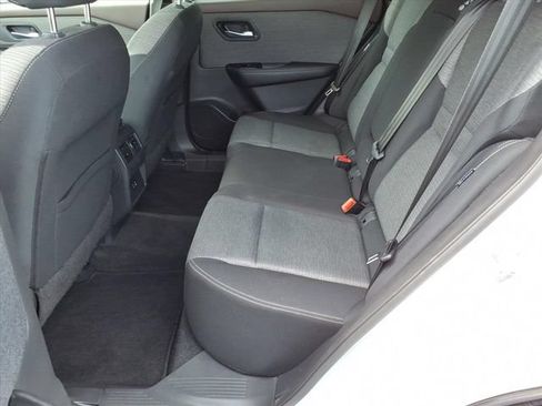 Used 2022 Nissan Rogue SV AWD/4WD image 15