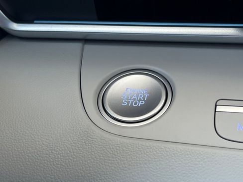 New 2025 Hyundai Elantra Limited image 20