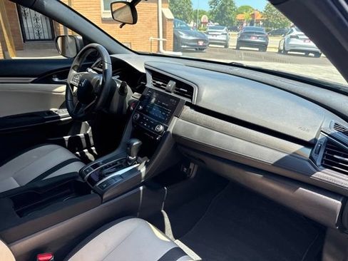 Used 2019 Honda Civic EX image 18