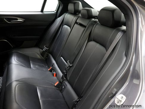 Used 2022 Alfa Romeo Giulia Ti AWD/4WD image 13