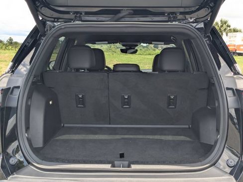 Certified 2025 Chevrolet Equinox RS w/ Safety and Technology Package FWD image 15