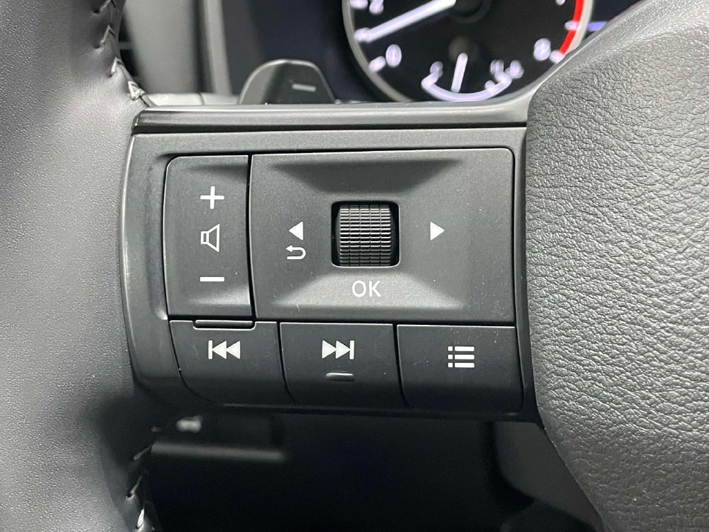 Used 2026 Nissan Rogue Dark Armor FWD image 25