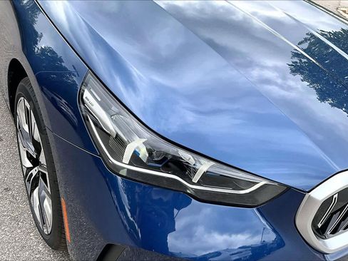 New 2026 BMW 530i xDrive w/ Premium Package AWD/4WD image 13