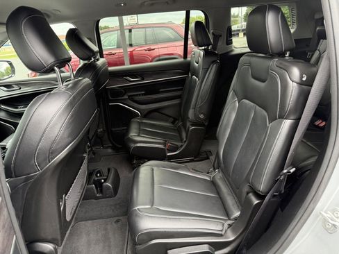 Used 2022 Jeep Grand Cherokee L Limited image 13