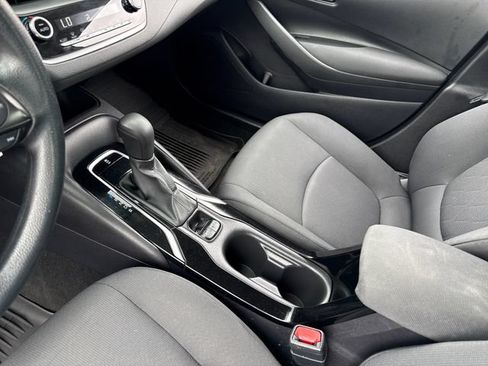 Used 2022 Toyota Corolla LE FWD image 22