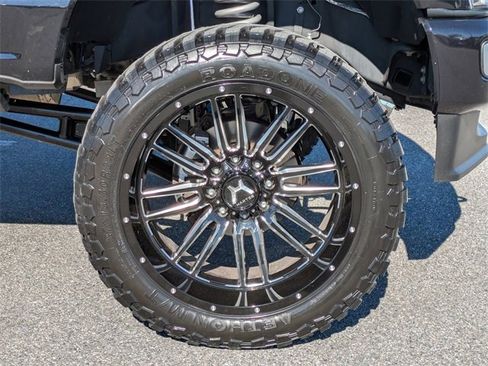 Used 2023 Ford F250 Platinum image 11