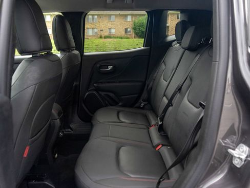 Used 2019 Jeep Renegade Trailhawk AWD/4WD image 30