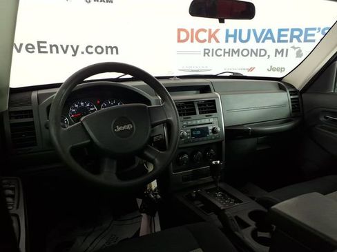 Used 2009 Jeep Liberty Sport w/ Popular Equipment Group AWD/4WD image 10
