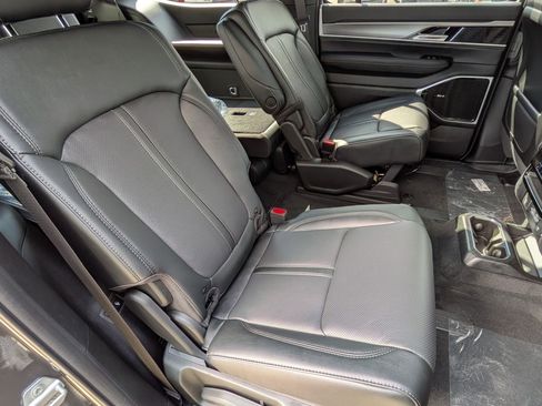 New 2026 Jeep Grand Wagoneer Limited AWD/4WD image 34