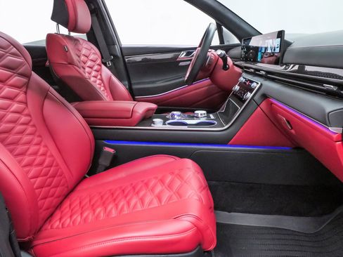 Used 2025 Genesis GV80 3.5T e-SC image 13