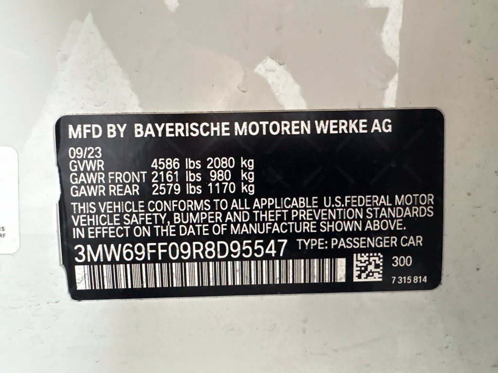 Certified 2024 BMW 330i Sedan w/ Convenience Package RWD image 32