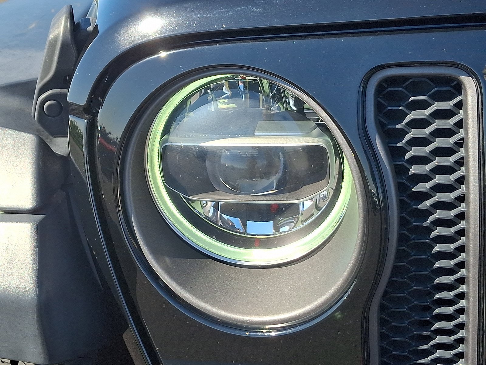 Used 2018 Jeep Wrangler Unlimited Rubicon AWD/4WD image 9