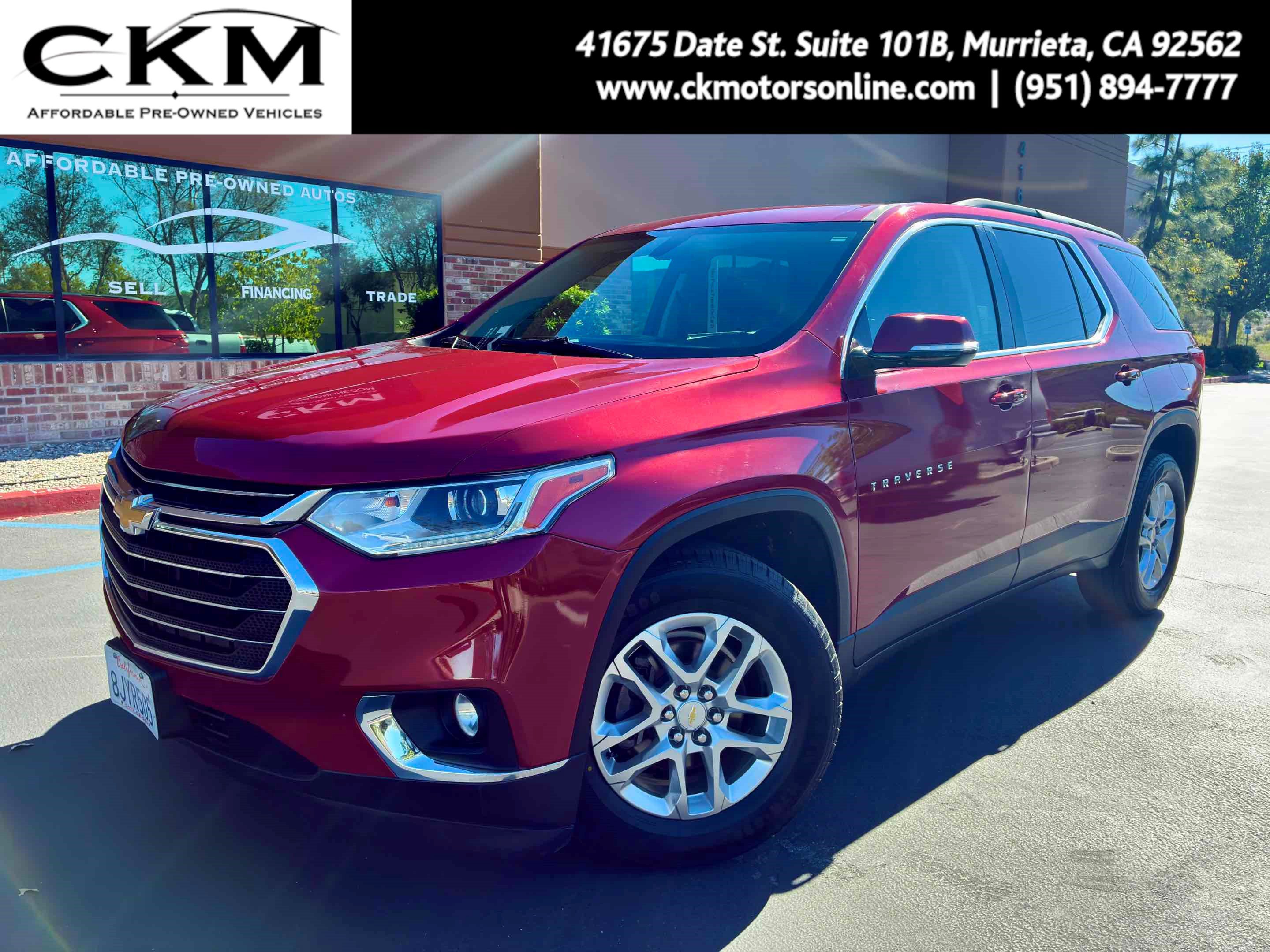 Used 2019 Chevrolet Traverse LT FWD image 1