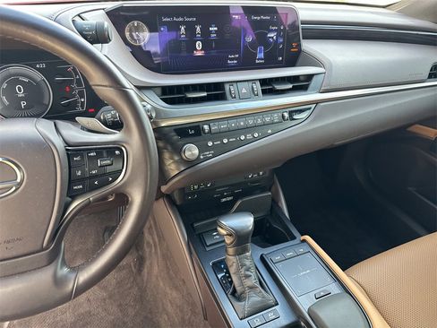 Used 2021 Lexus ES 300h w/ Premium Package image 28