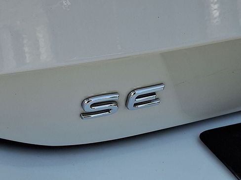 New 2026 Volkswagen Tiguan SE w/ Panoramic Sunroof Package AWD/4WD image 30