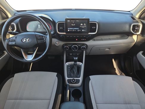 Used 2025 Hyundai Venue SEL FWD image 9