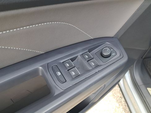 Used 2021 Volkswagen Atlas SE w/ Panoramic Sunroof Package image 15