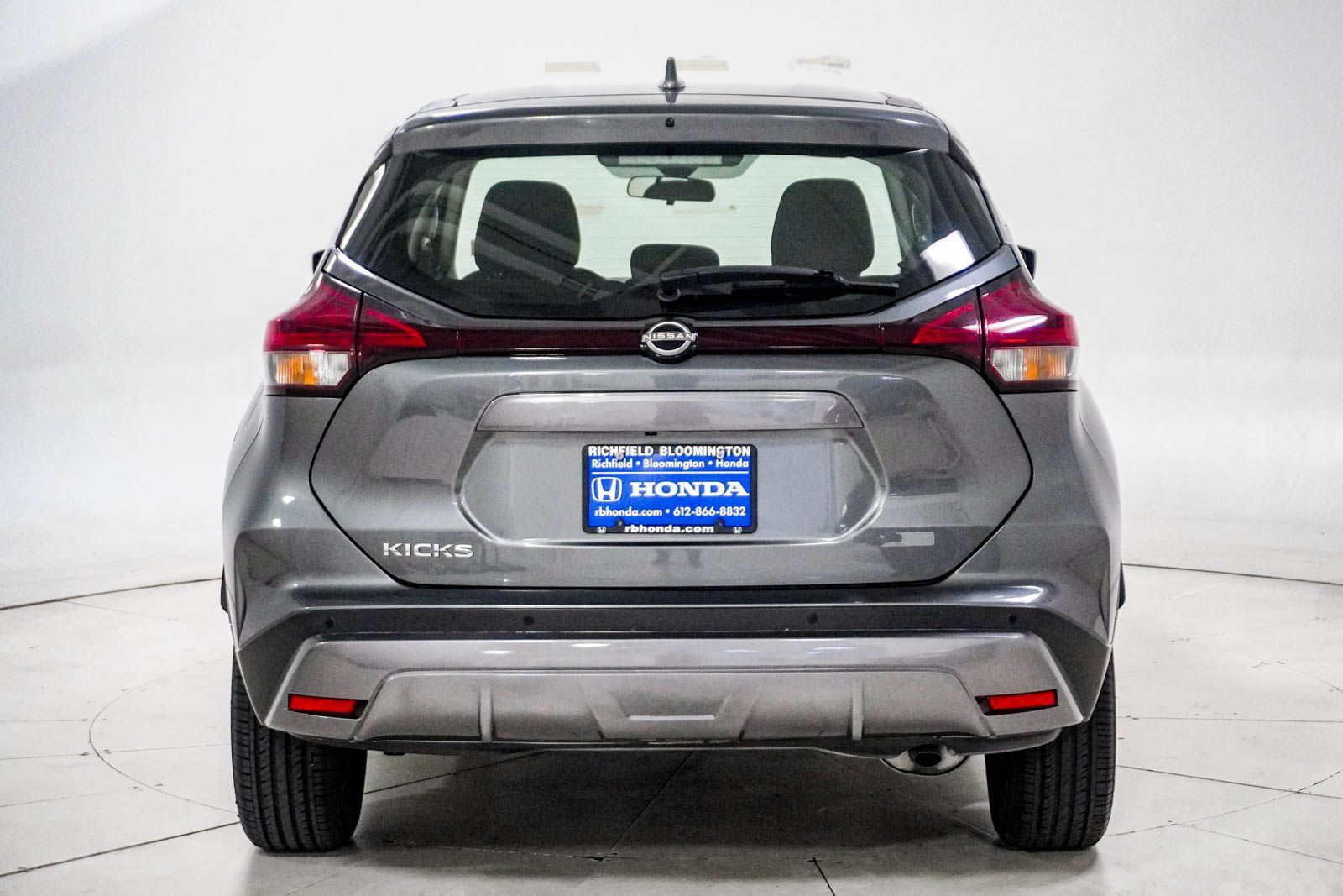 Used 2023 Nissan Kicks S FWD image 7