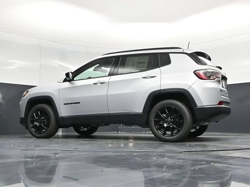 Used 2026 Jeep Compass Latitude AWD/4WD image 61