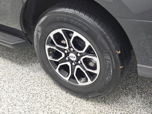 Used 2023 Ford Expedition Max XLT image 17