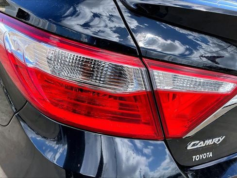 Used 2017 Toyota Camry SE image 26