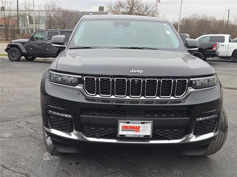 Used 2021 Jeep Grand Cherokee L Limited w/ Luxury Tech Group II image 4