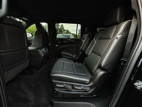 Used 2024 Cadillac Escalade ESV Sport RWD image 25