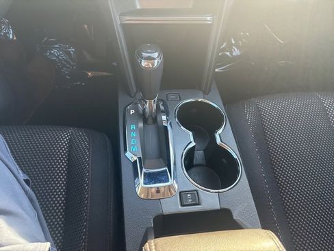 Used 2017 Chevrolet Equinox LT w/ Convenience Package image 32