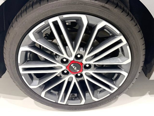 Used 2022 Kia Forte GT w/ GT Technology Package FWD image 9