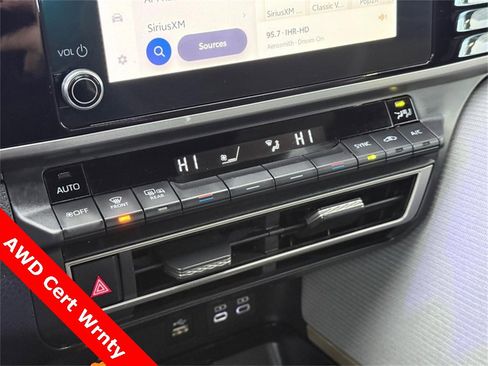 Used 2025 Toyota Camry SE image 28