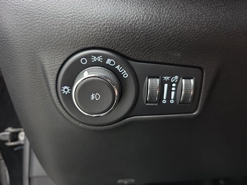 Used 2023 Jeep Compass Latitude AWD/4WD image 22