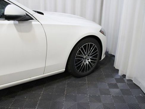 New 2025 Mercedes-Benz C 300 4MATIC Sedan image 10