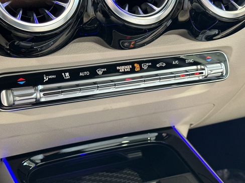 New 2025 Mercedes-Benz GLB 250 image 20