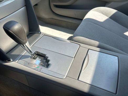 Used 2010 Toyota Camry LE image 30