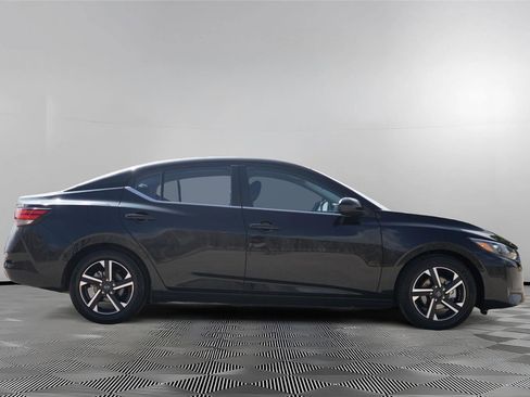 Used 2024 Nissan Sentra SV FWD image 4