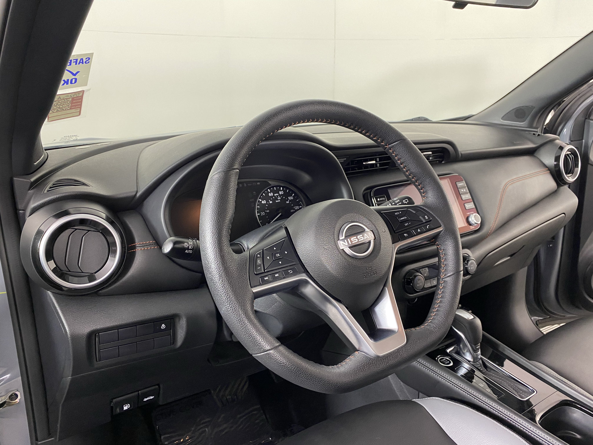 Used 2024 Nissan Kicks SR w/ SR Premium Package FWD image 21