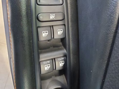 Used 2018 Jeep Compass Limited AWD/4WD image 17