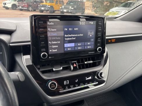 Used 2022 Toyota Corolla SE image 40