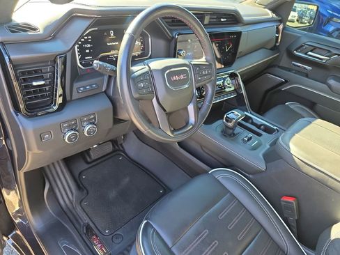 Used 2024 GMC Sierra 1500 AT4X image 9